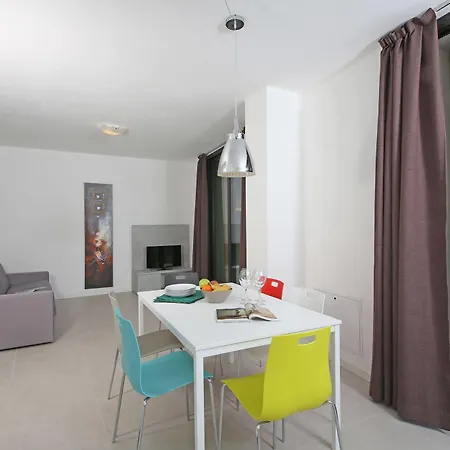 T14 Apartment *
